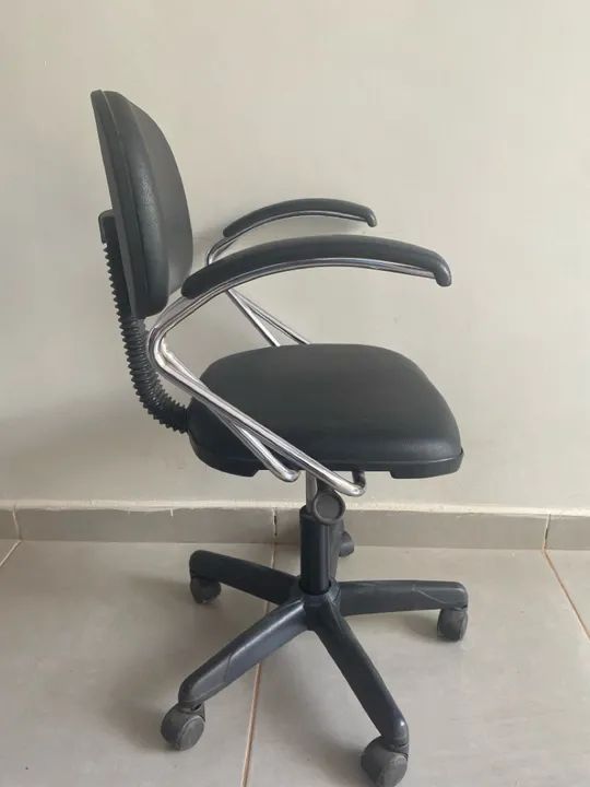 Cadeira escritório com regulador de altura  - Foto 2