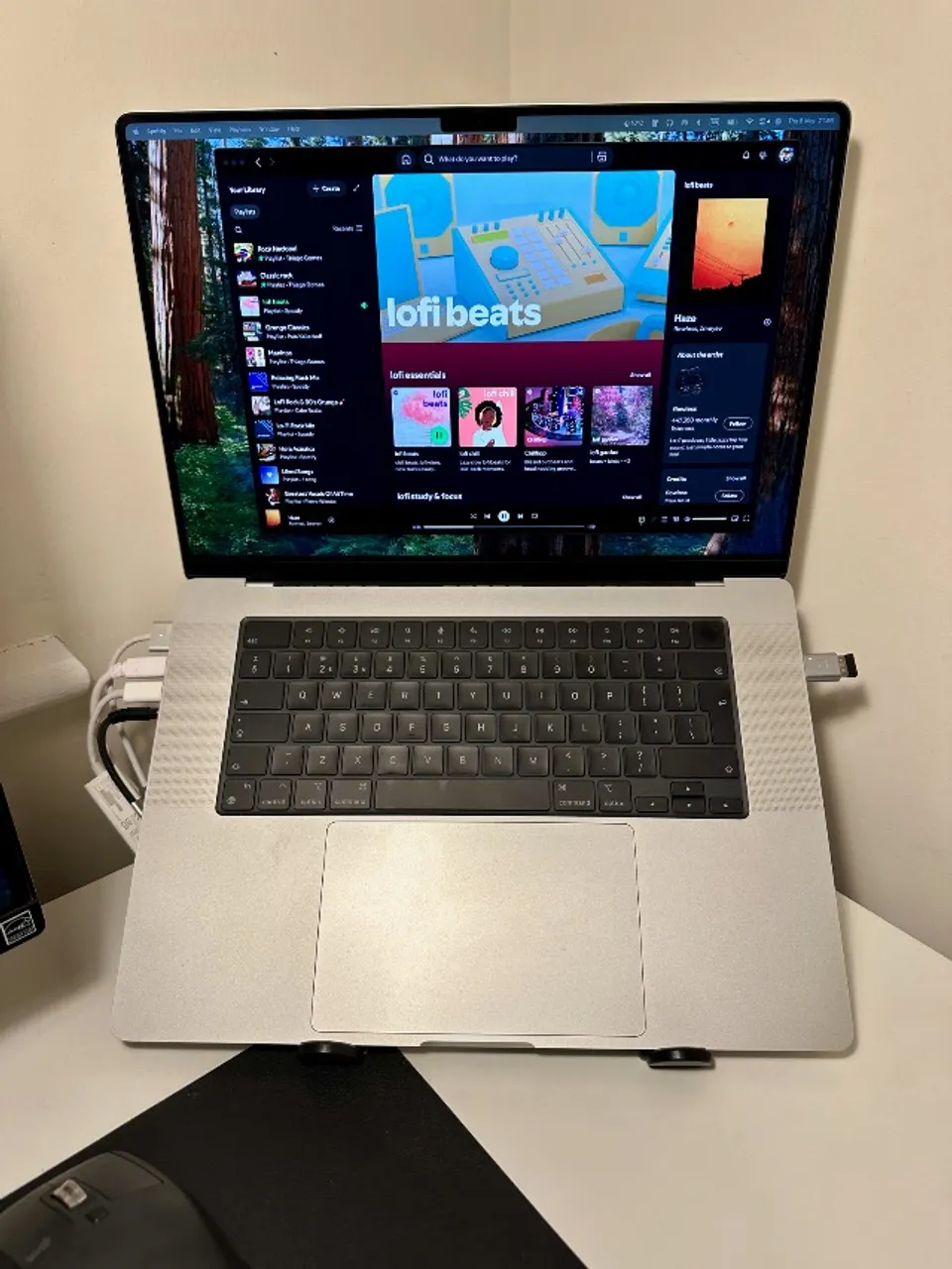 MacBook Pro 16? M3 Pro (2023) - 18GB RAM / 512GB SSD - Só 15 ciclos - NOVÍSSIMO!