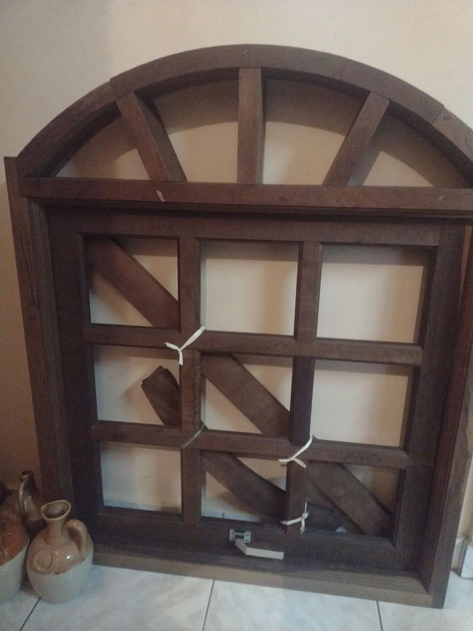 Vitro janela basculante completo em Imbuia nobre completo com metais - Foto 3