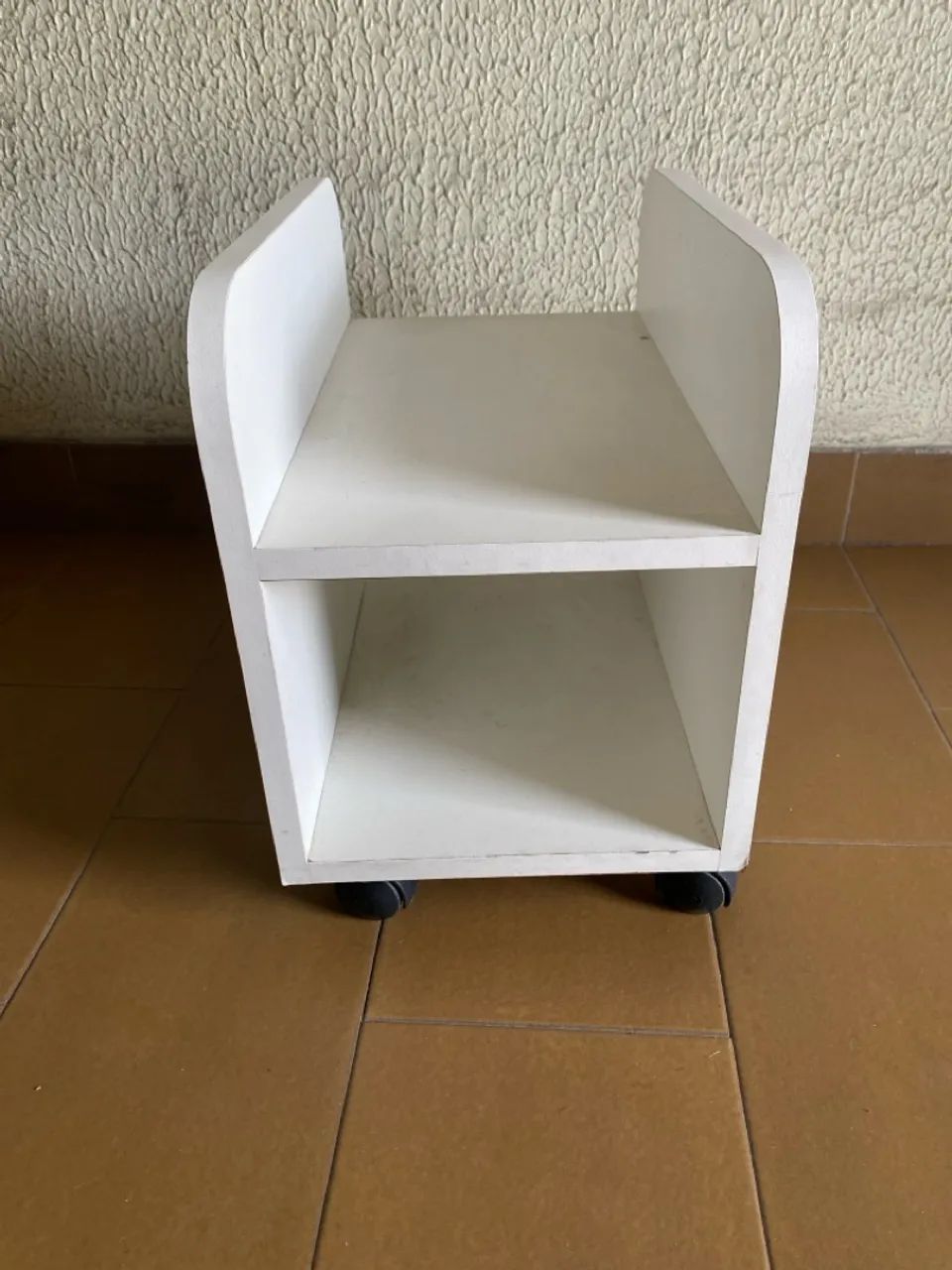 Suporte com rodinhas para cpu e estabilizador 