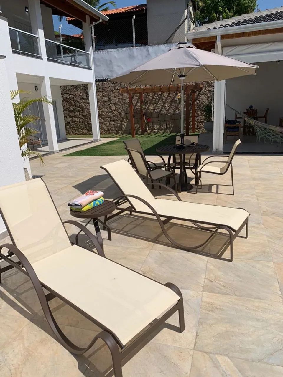 Conjunto de mesas e cadeiras com espreguiçadeiras em alumínio tela sling  - Foto 2