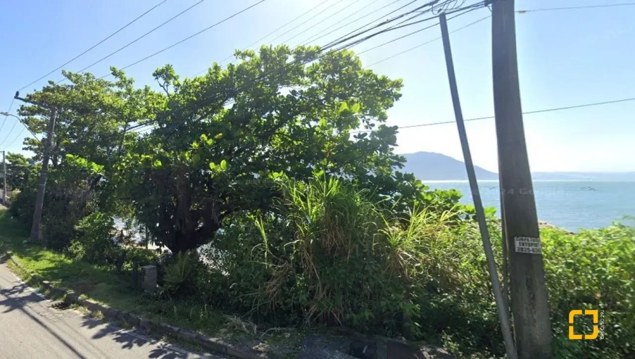 Terreno Comercial/Residencial em Ribeirão Da Ilha