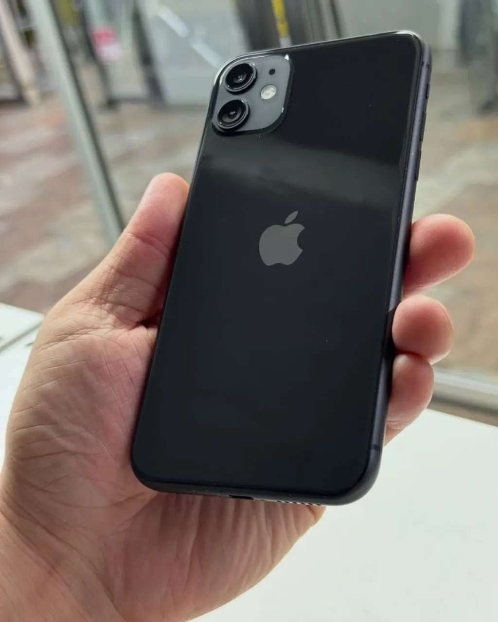 IPHONE 11 64GB SEMINOVO PRETO SEM NENHUM DETALHE