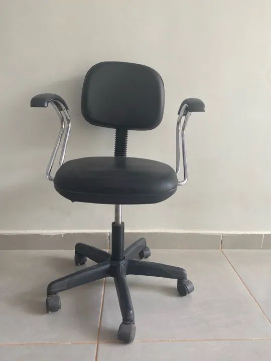 Cadeira escritório com regulador de altura  - Foto 4