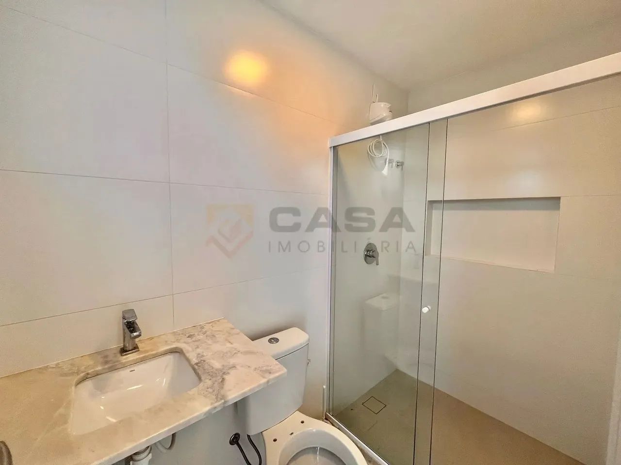 Oportunidade no Alphaville Jacuhy  Incrível casa linear de alto padrão com 4Q sendo 3 suít - Foto 3