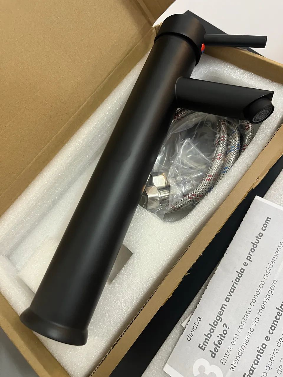 Torneira para Banheiro Misturador Monocomando preta - nova na caixa