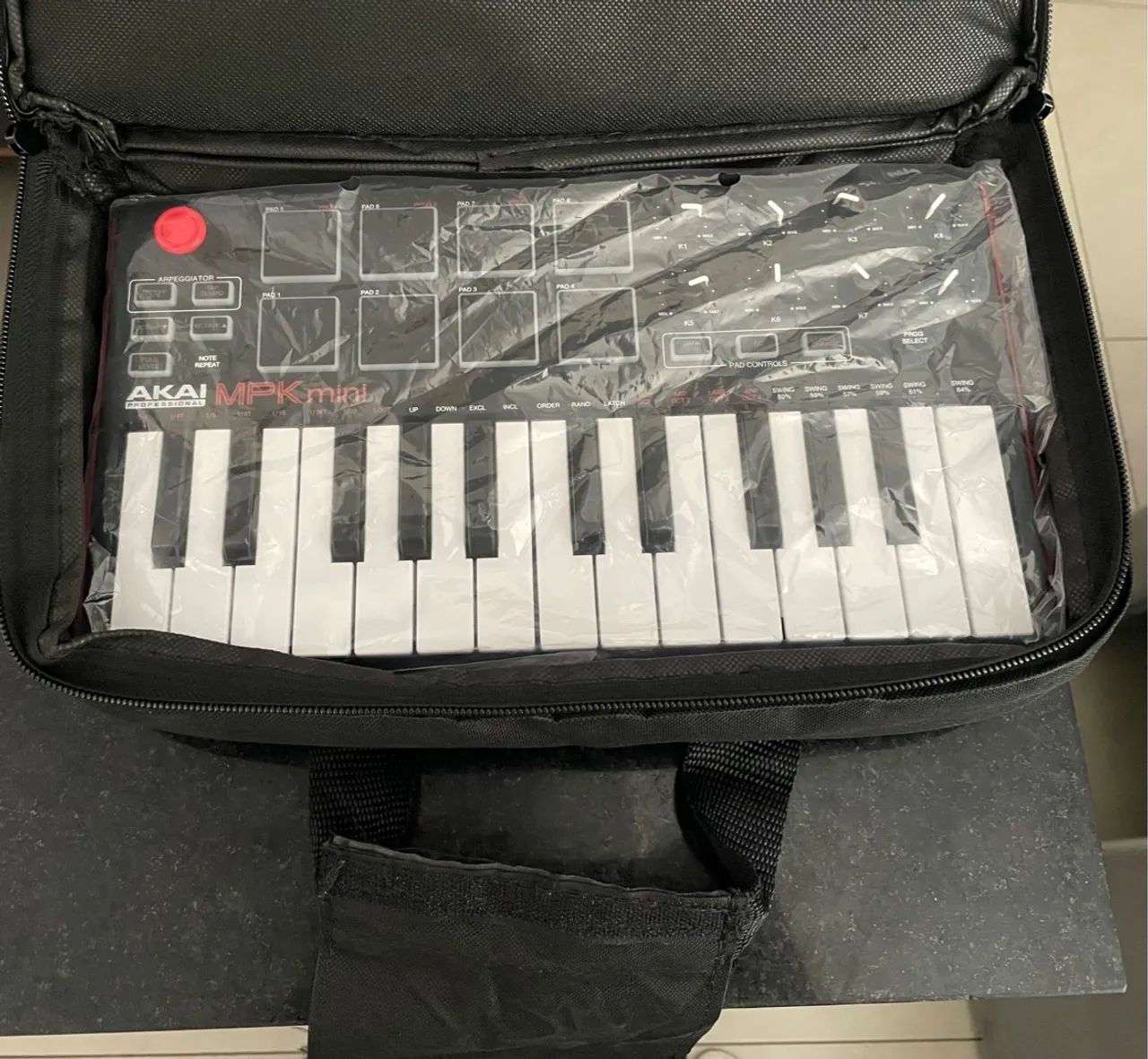 Teclado Controlador MIDI AKAI MPK Mini - Foto 4
