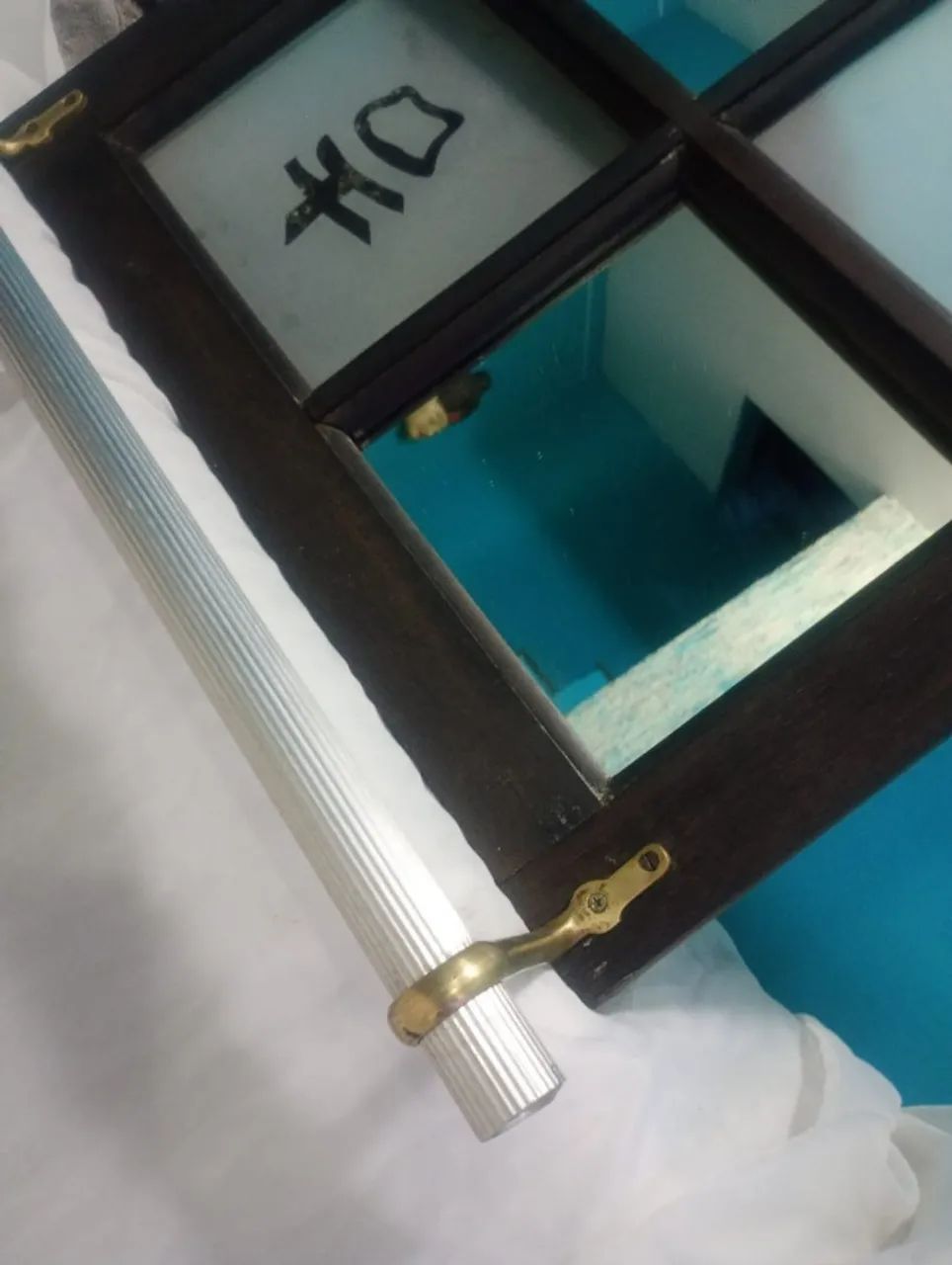 Porta toalha/ toalheiro em vitral com espelhos e kanji - Foto 5