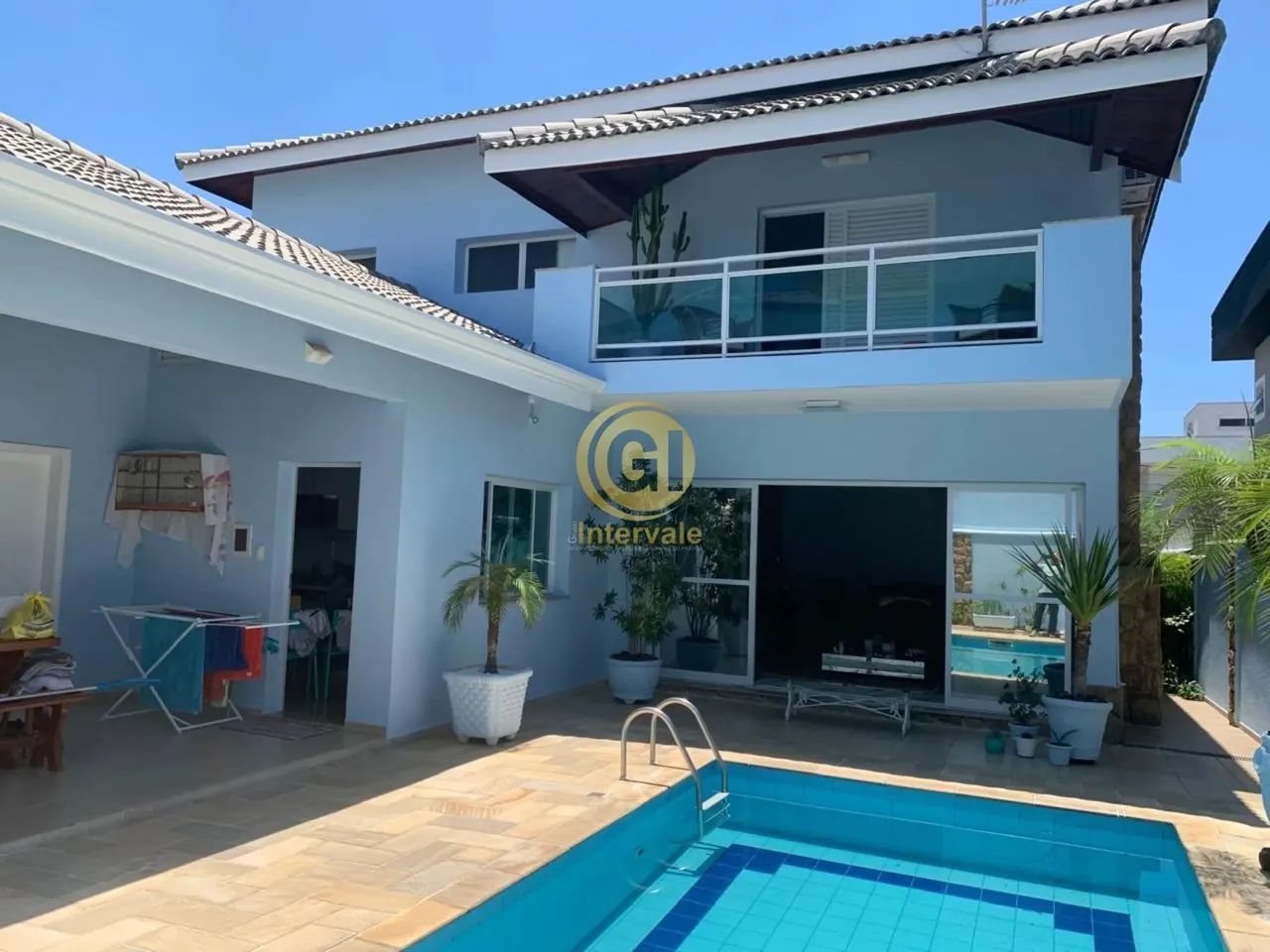 Linda Casa com 4 quartos sendo 3 suítes no Condomínio Villas de Santana - Jacareí SP