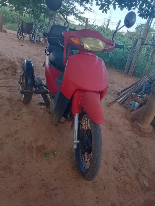 Triciculo biz 100 partida elétrica  ano 2002  obs moto de leilão  - Foto 2