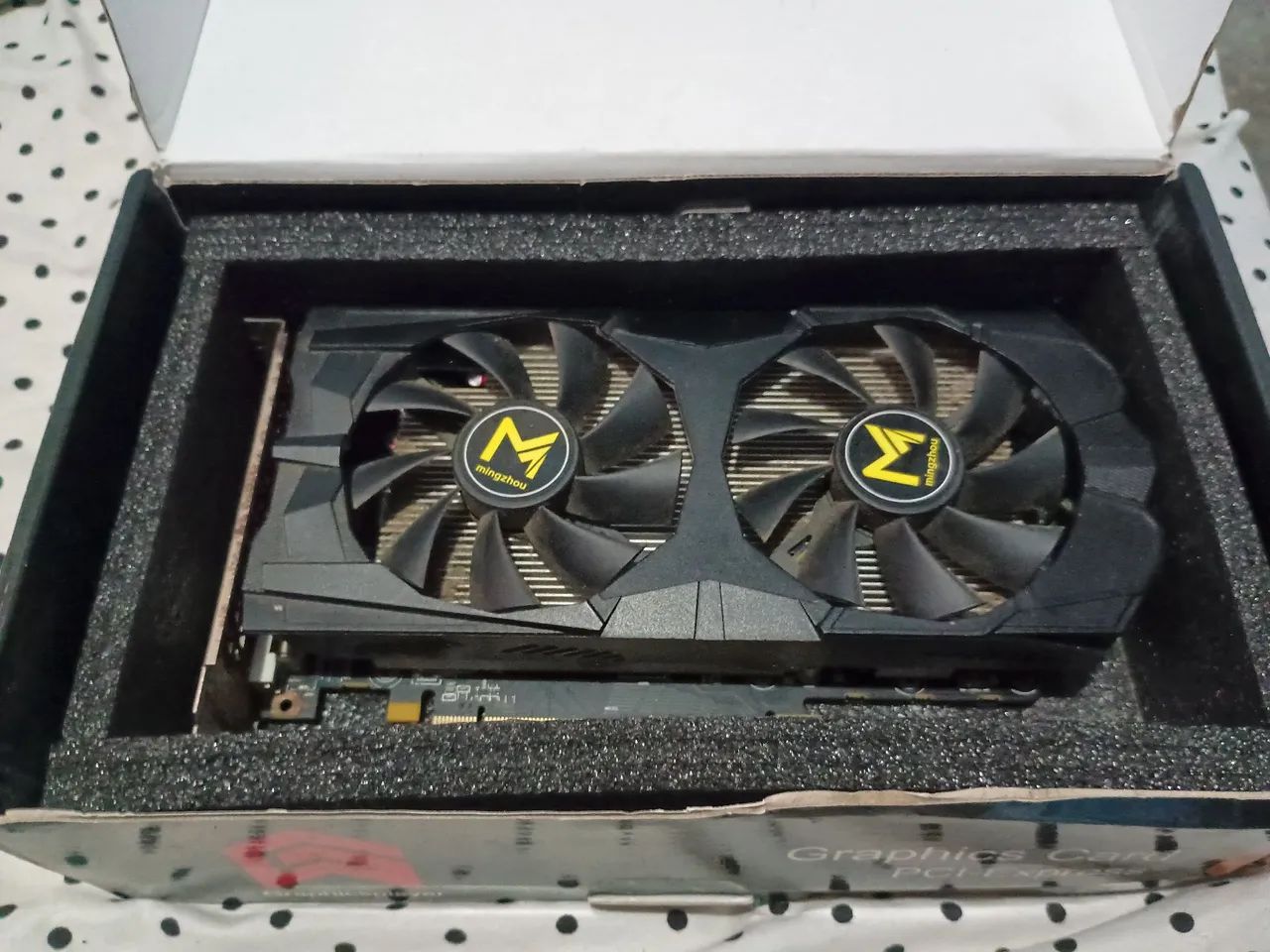 Rx580 liga e não dá video