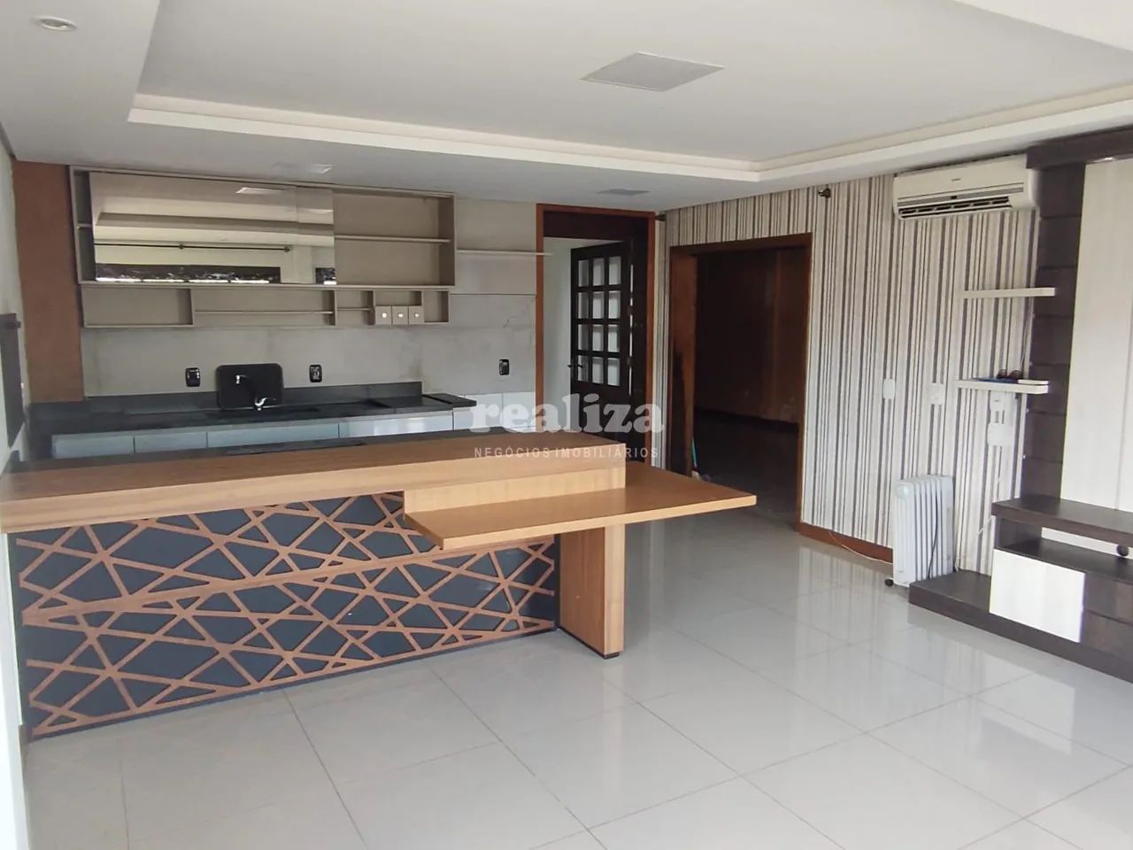 CASA AMPLA COM 4 QUARTOS NA PIRATINI EM GRAMADO - Foto 4
