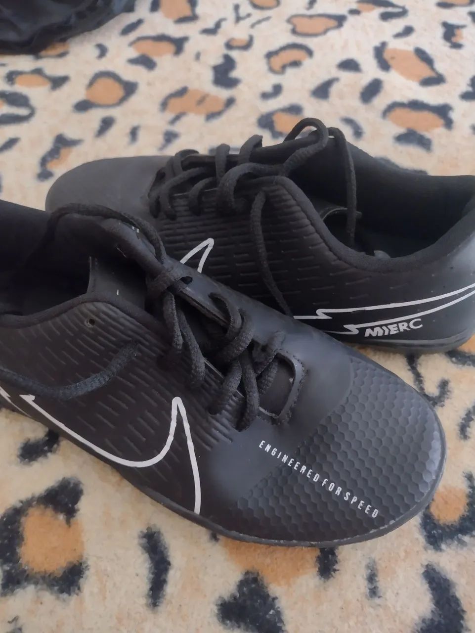 Chuteiras Nike Mercurial - Tamanho 38