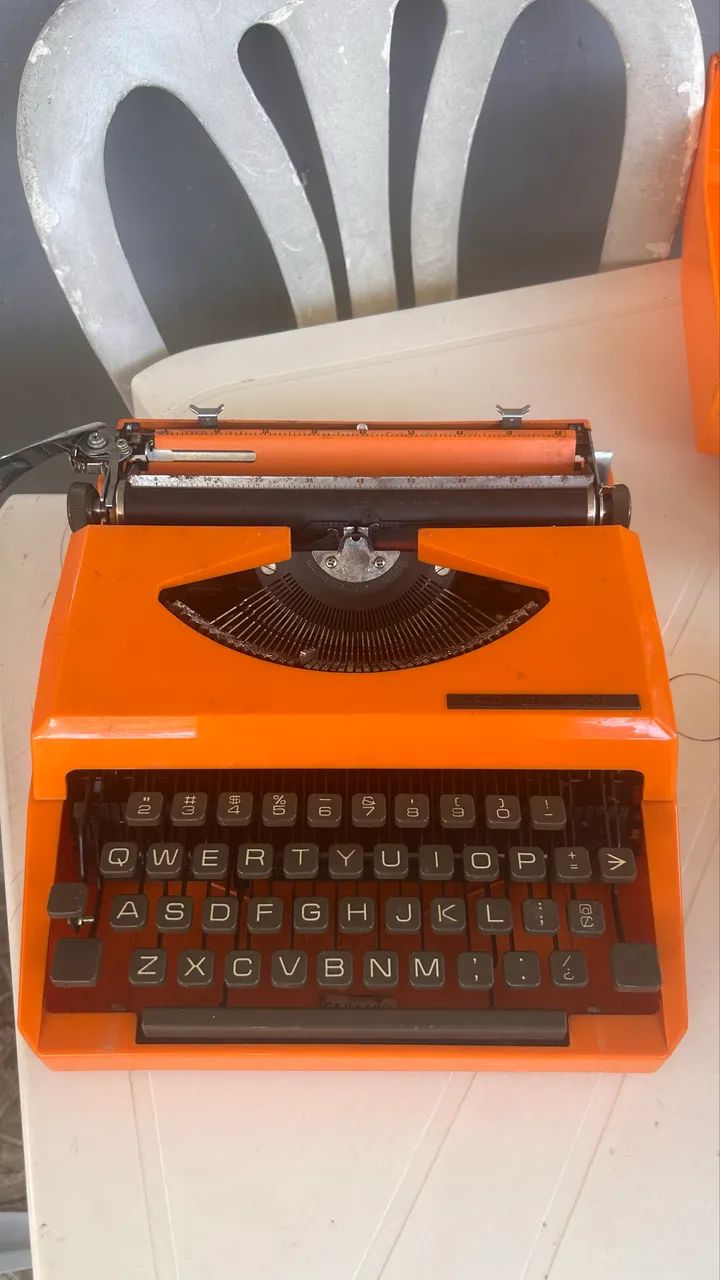 Typewriter65049005143298123