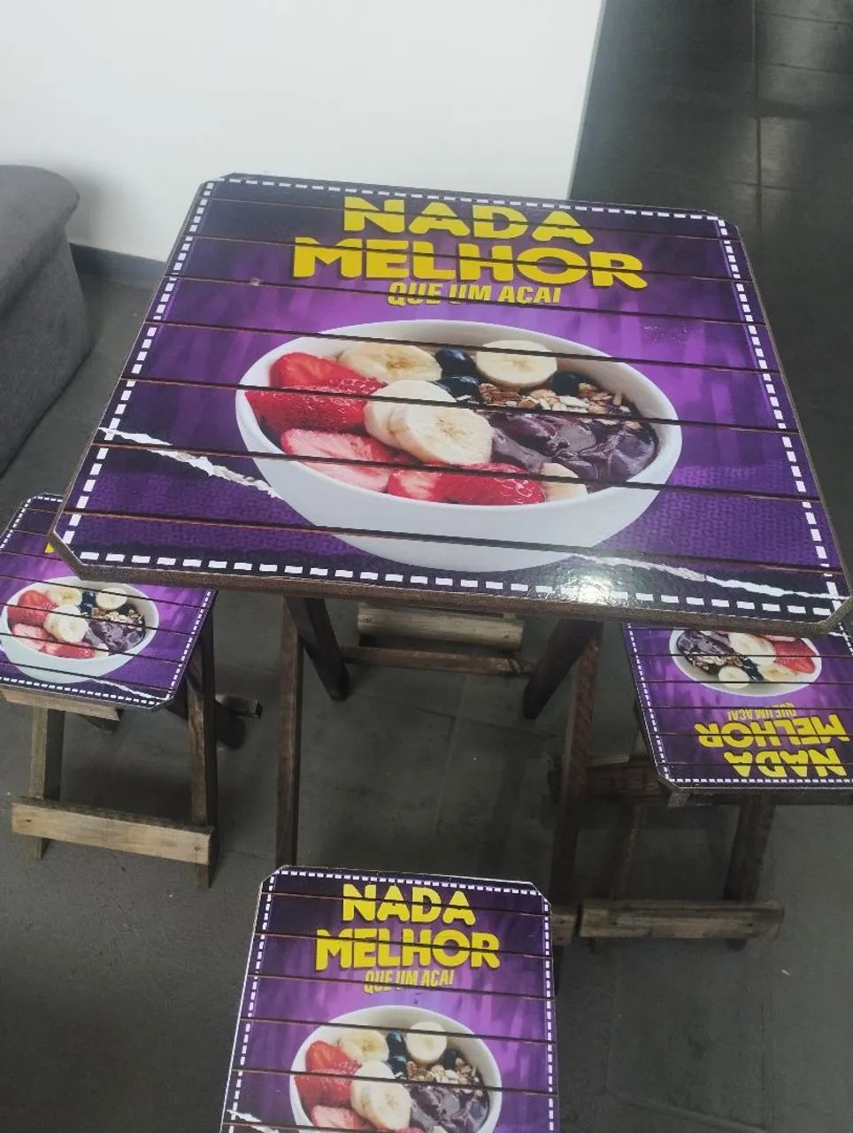 Conjunto de mesa e 4 banquetas com tema de açaí - Foto 3