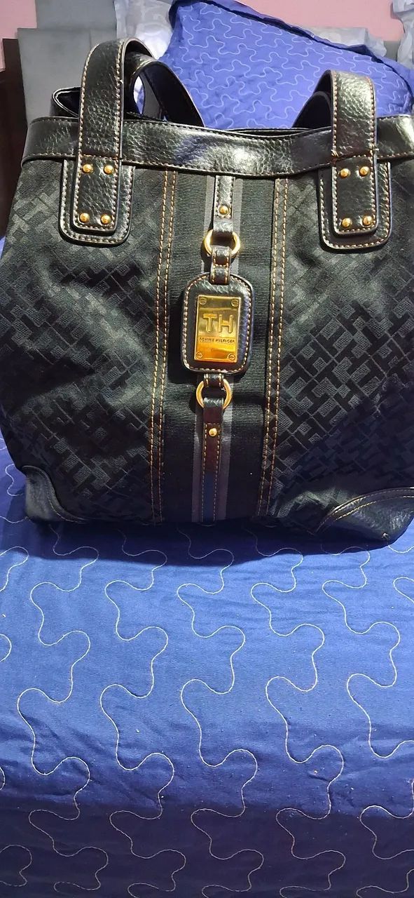 Bolsa Tommy Hilfiger Preta - Foto 2