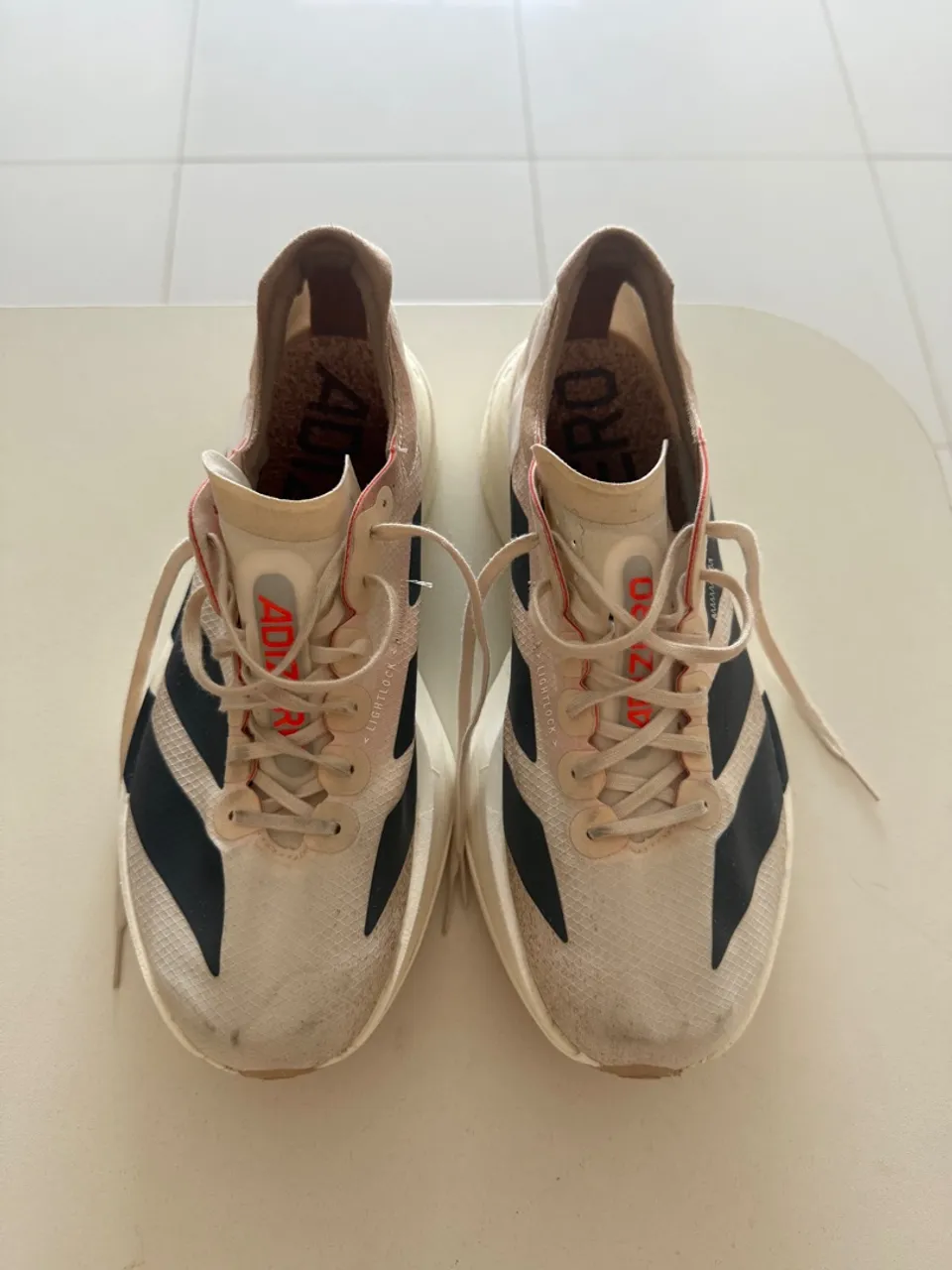 Tênis Adidas Adizero Adios Pro 4 - Conforto e Performance