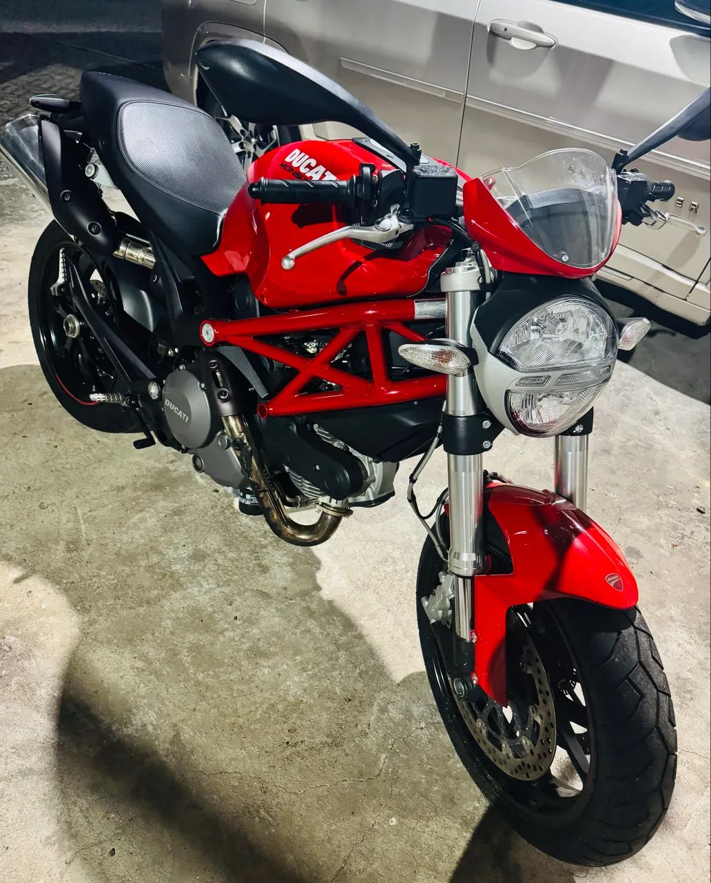 Ducati Monster 796 muito nova  - Foto 5