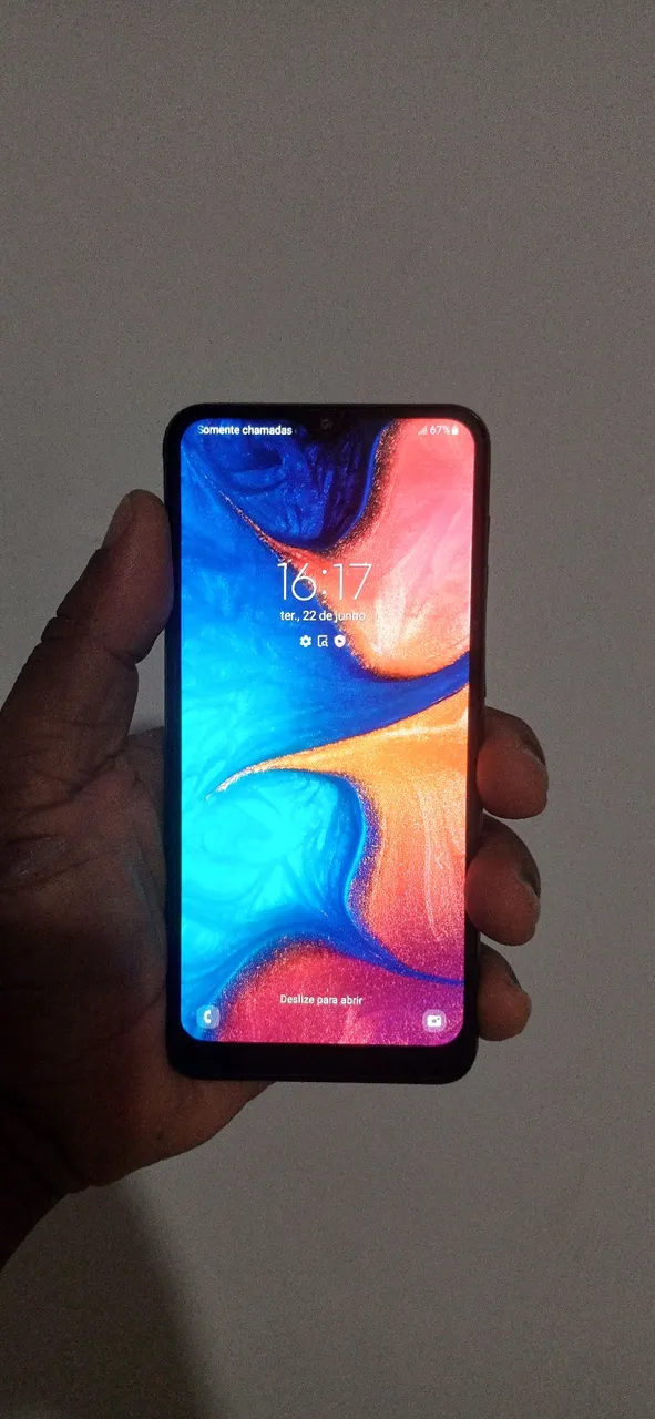 Samsung a20 em ótimo estado só pega e usar