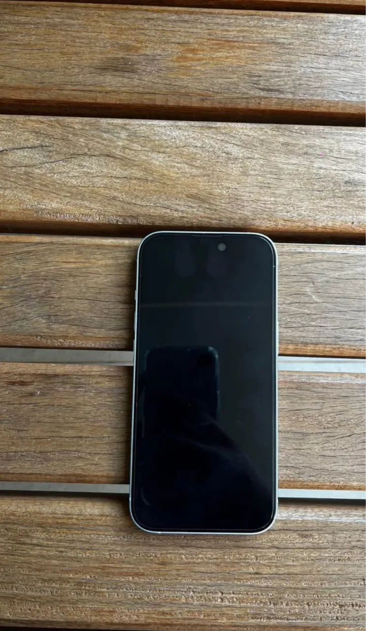 Disponível a venda iPhone 15 azul blue
