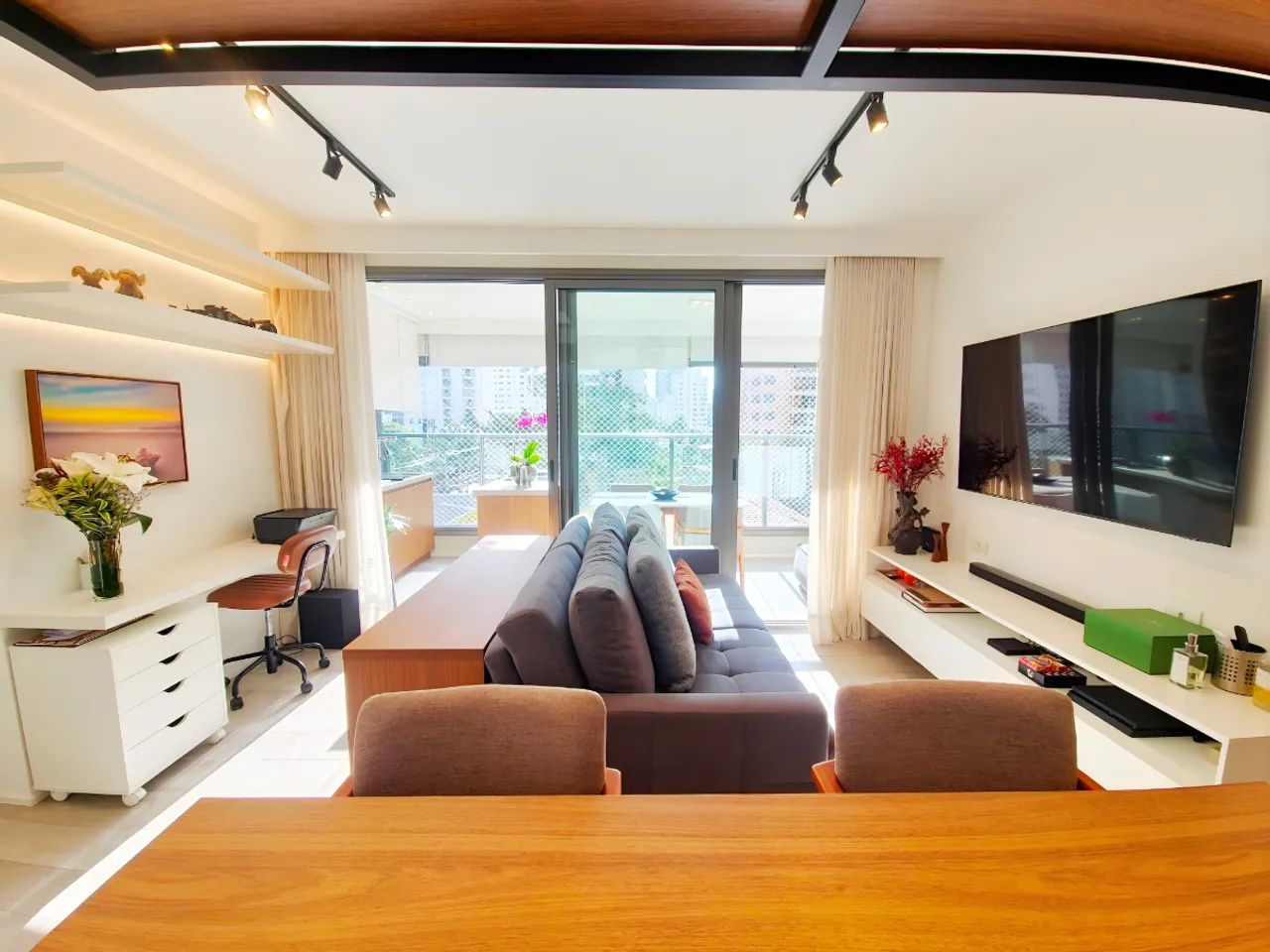 Apartamento para venda em Moema com 2 quartos, sendo 2 suítes, 74m²