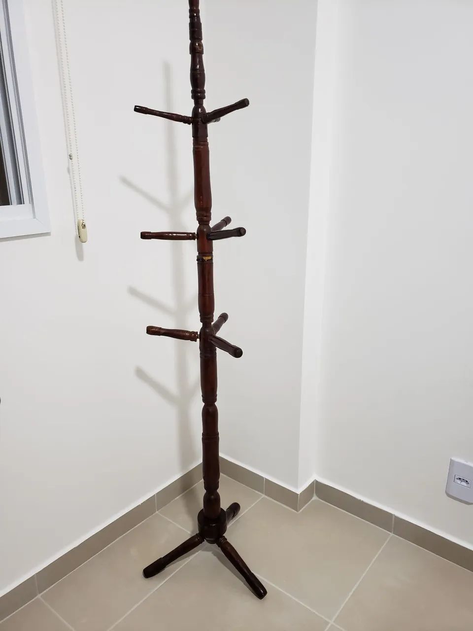 Cabideiro de madeira 