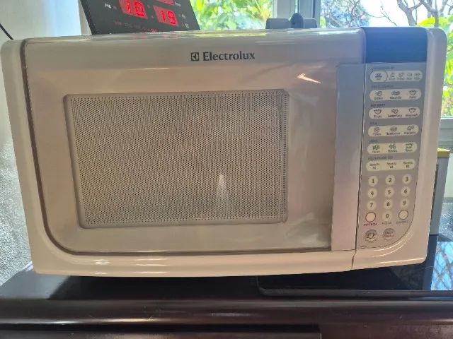 Micro Ondas Eletrolux 31 litros 