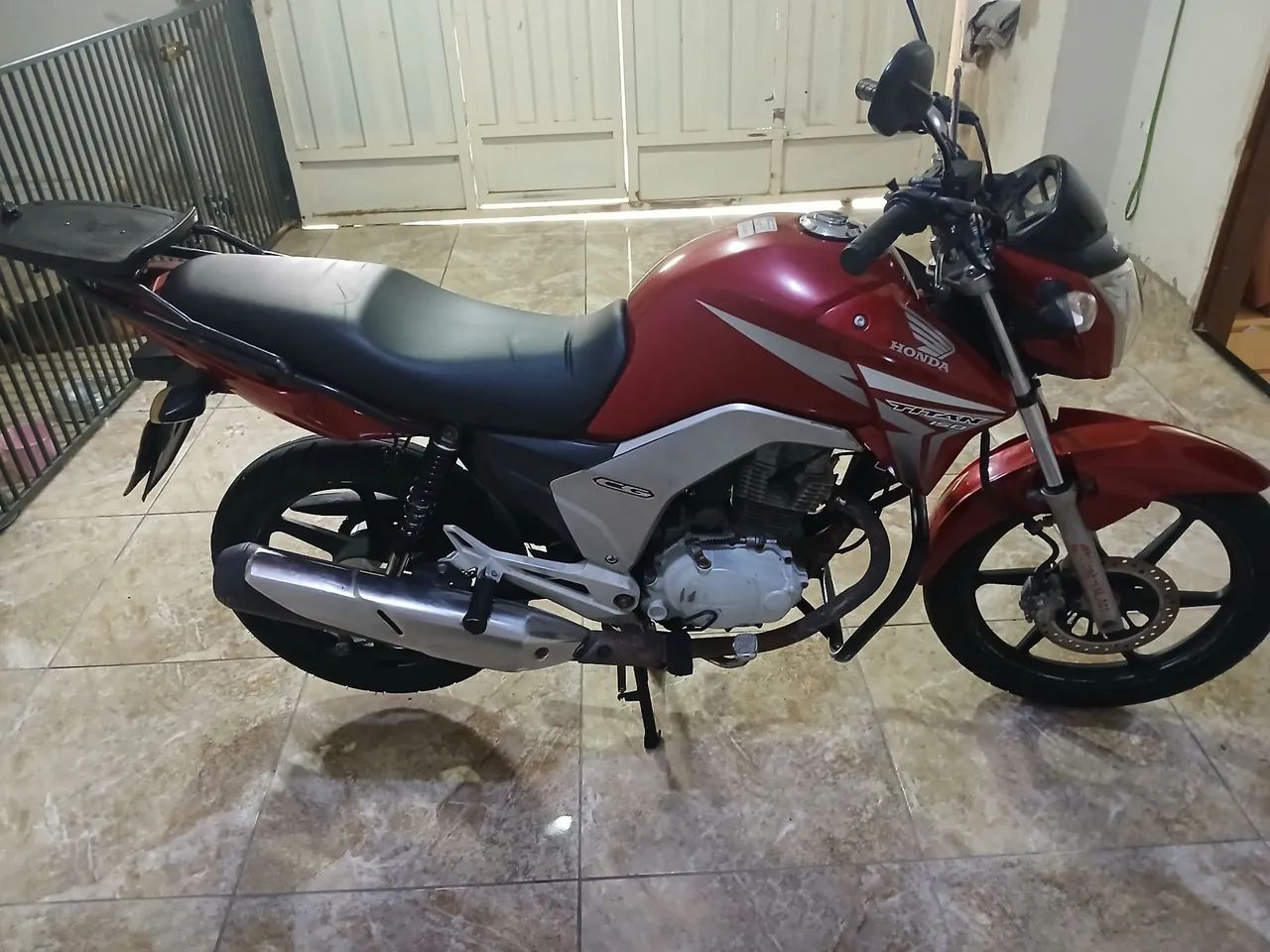 Titan  - Foto 5