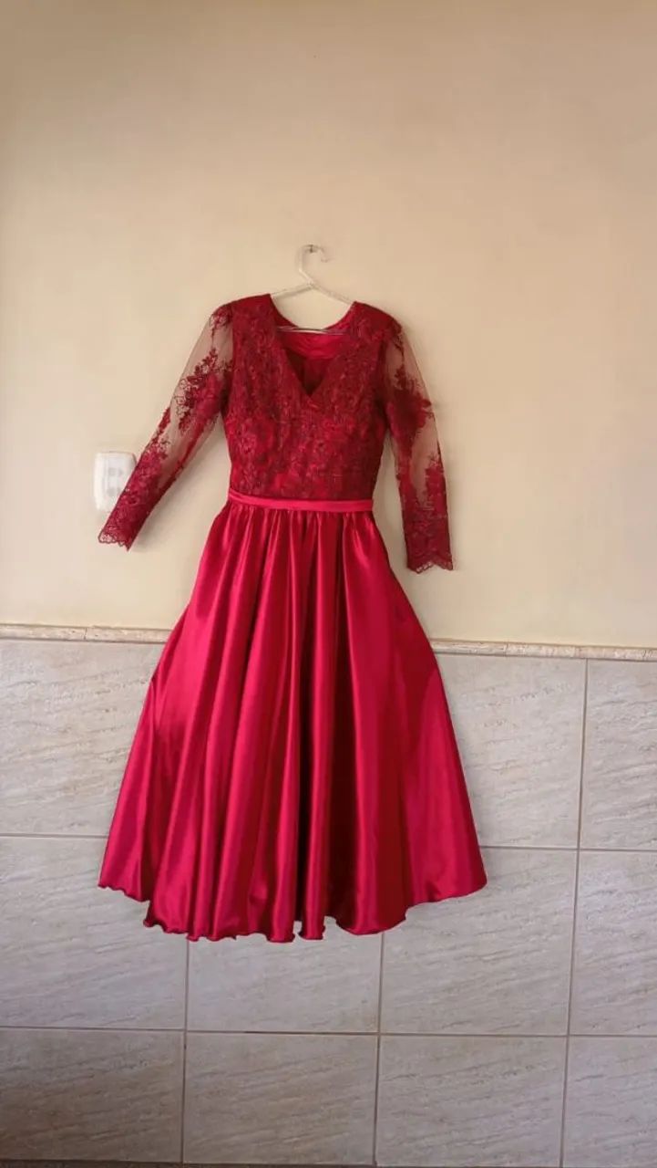 Vestido Longo na Cor Marsala.