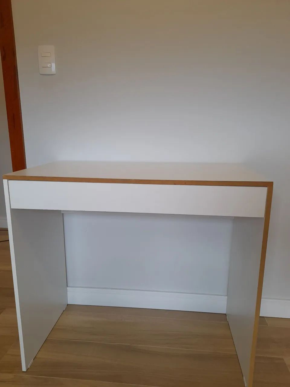 Vendo escrivaninha de MDF