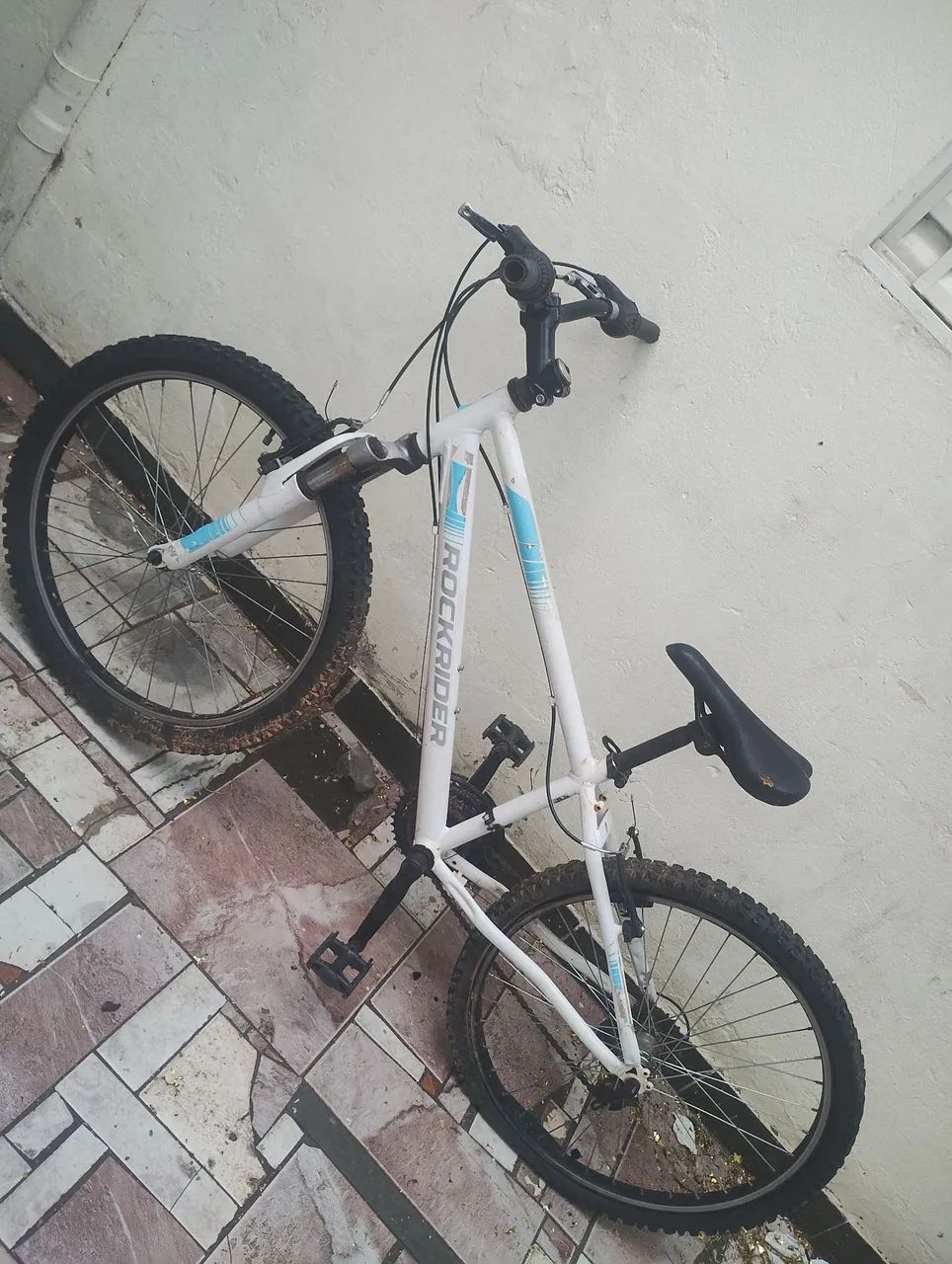Vendo uma bicicleta 