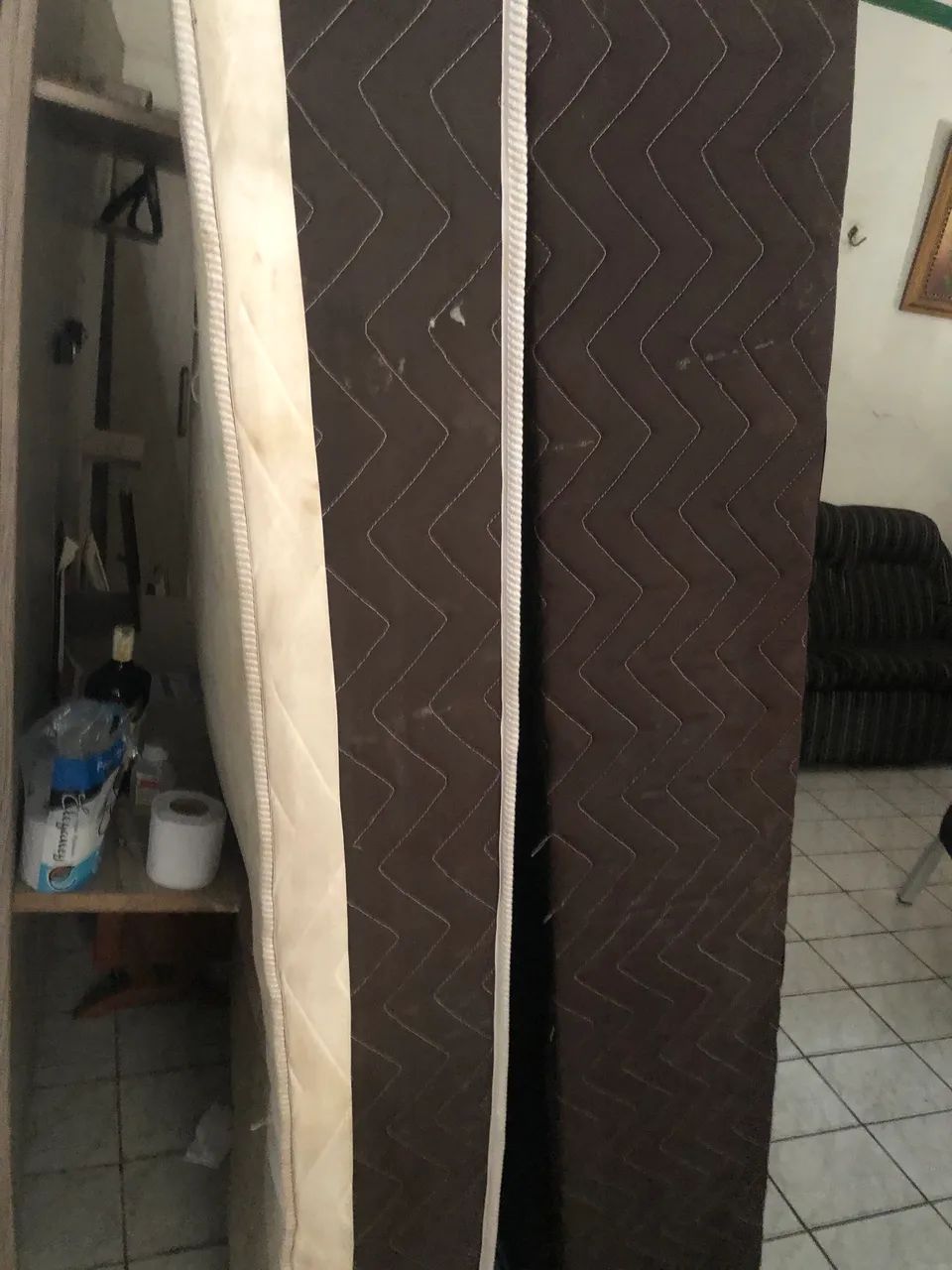 Cama semi nova