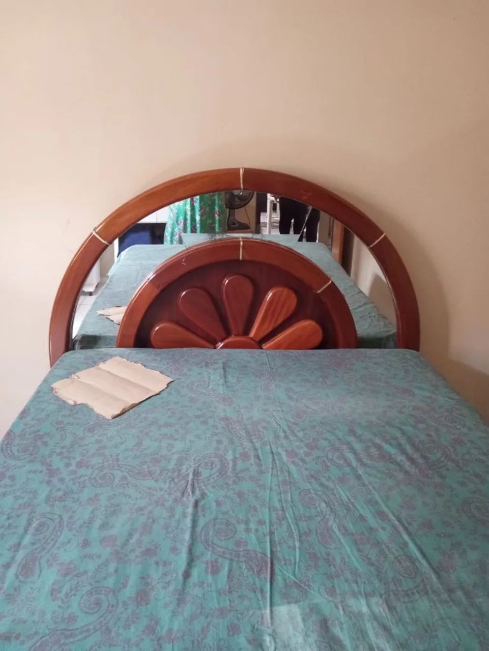 Vende se uma cama de casal 65569087586817121