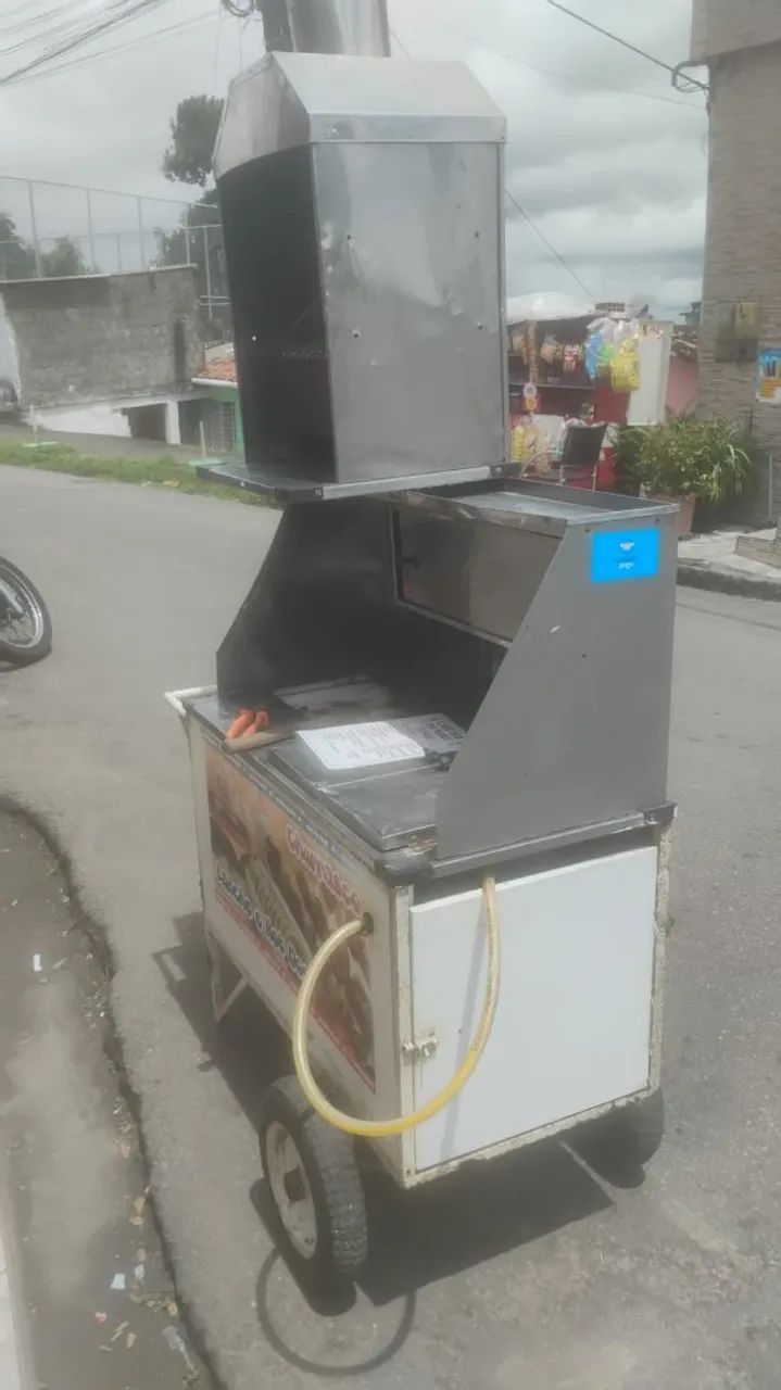 Vendo carroça de cachorro quente e churrasco  - Foto 2