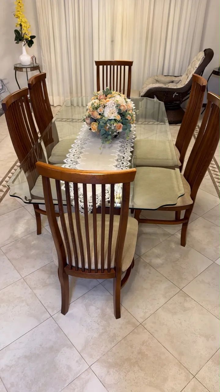 Conjunto de jantar mesa com 6 cadeiras