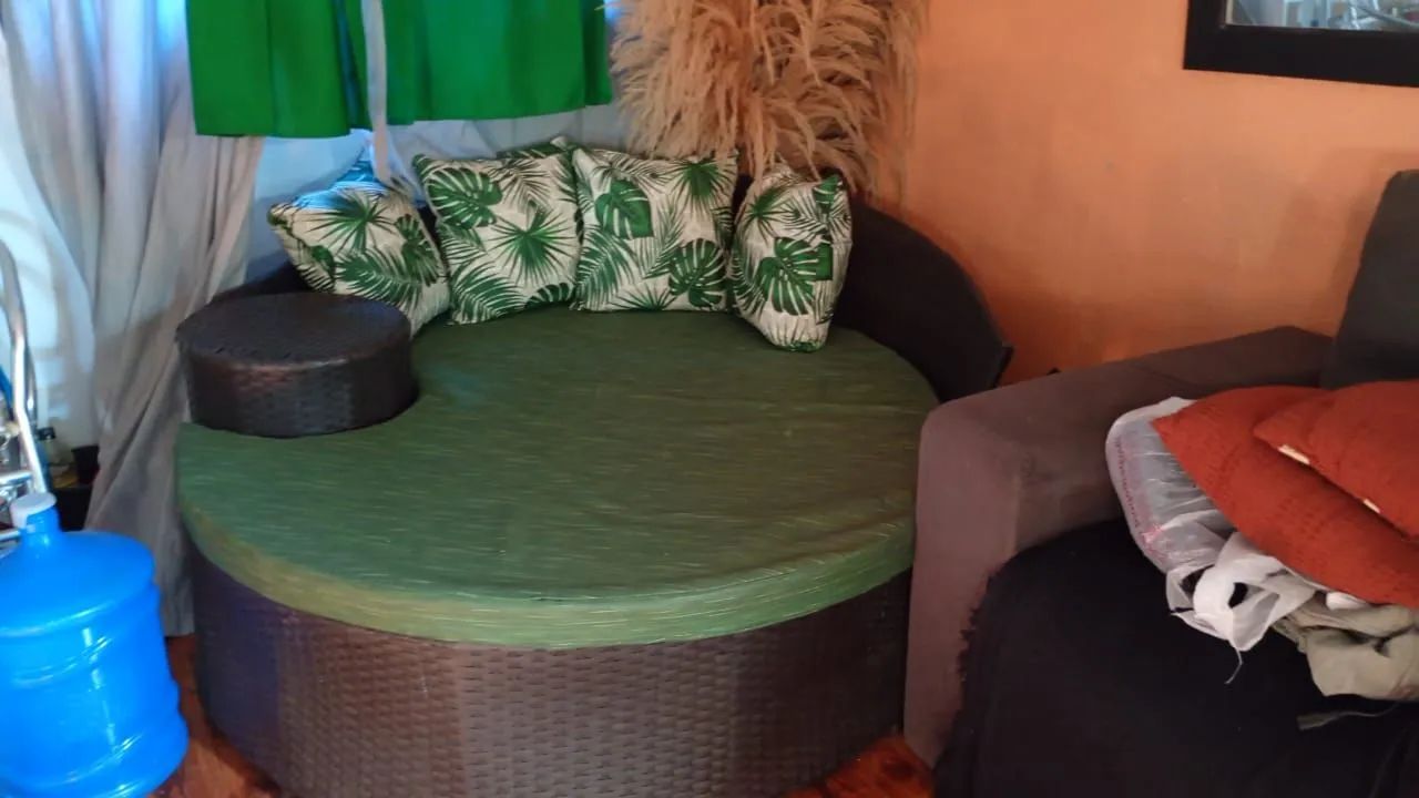 Sofá namoradeira orbital (Chaise Redonda)