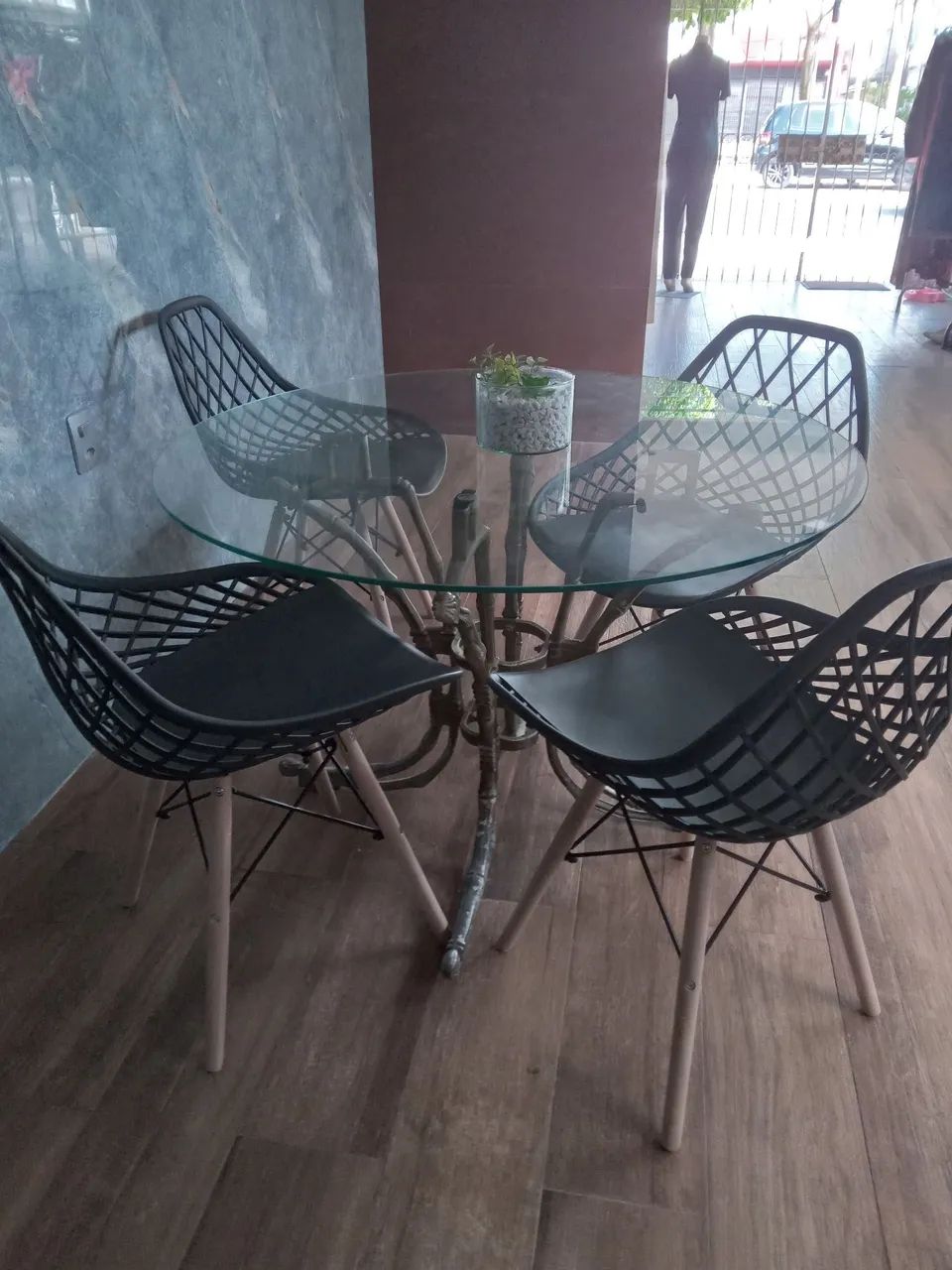 Mesa e cadeiras  - Foto 2