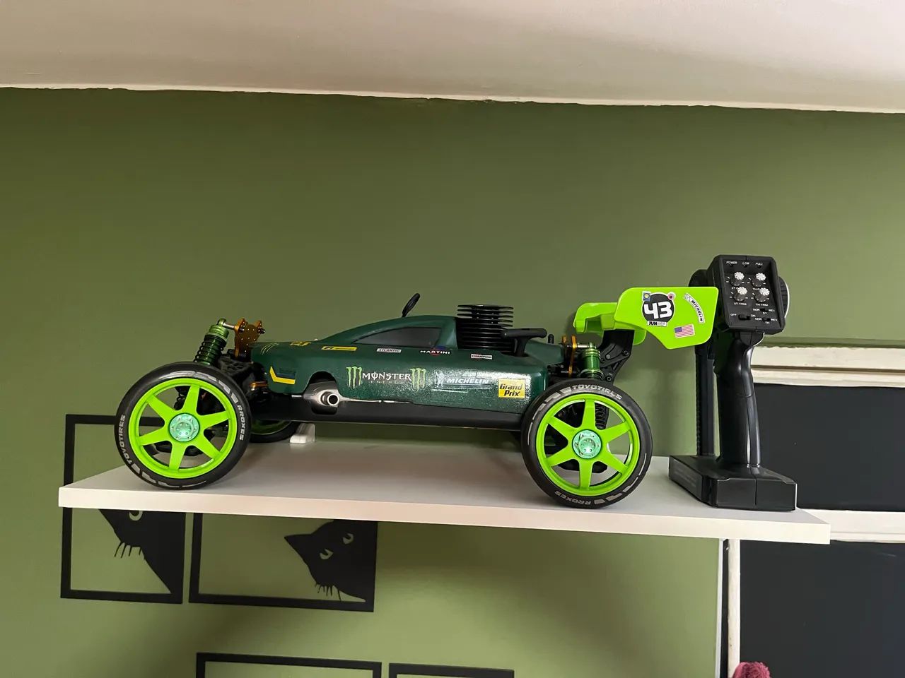 Aeromodelo + auto modelos + caixa de campo e acessórios  - Foto 2