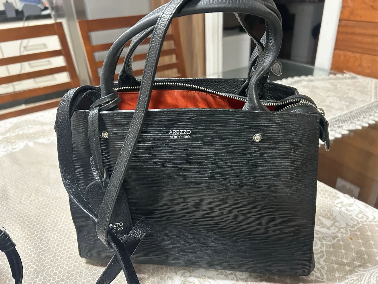 Bolsa tote  de couro preta bela - Foto 4