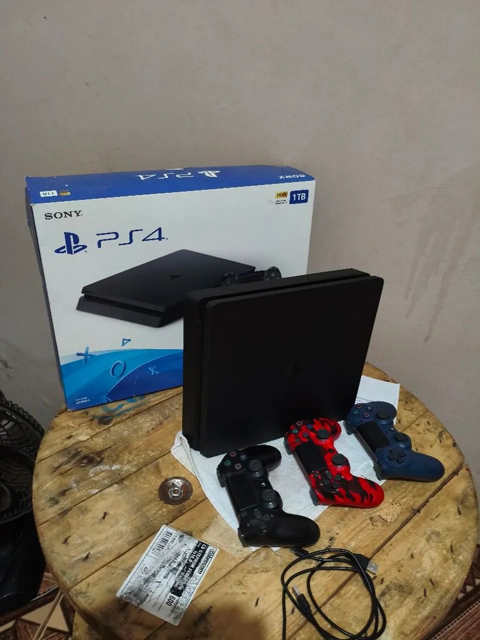 PLAYSTATION 4 SLIM 1TB