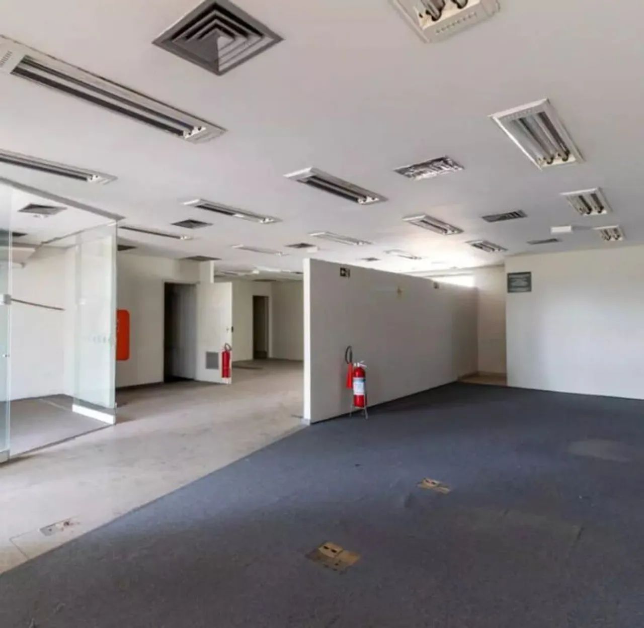 Loja na Avenida General Furtado Nascimento, 740  180 m² - Foto 2