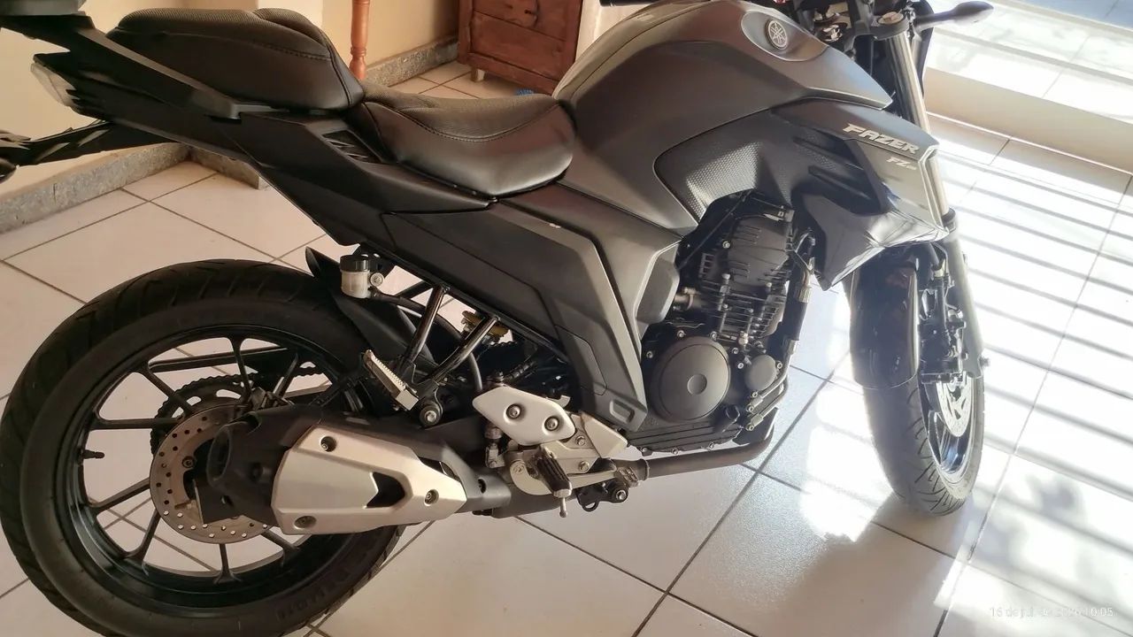 FZ 25 Black  - Foto 4