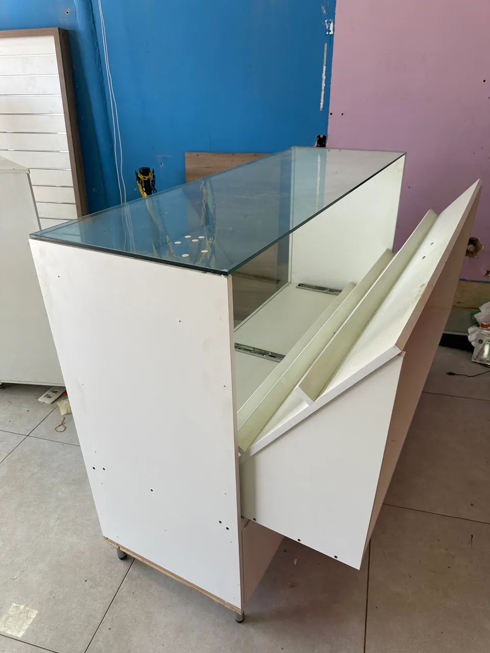 Vitrine de MDF com vidro  - Foto 4