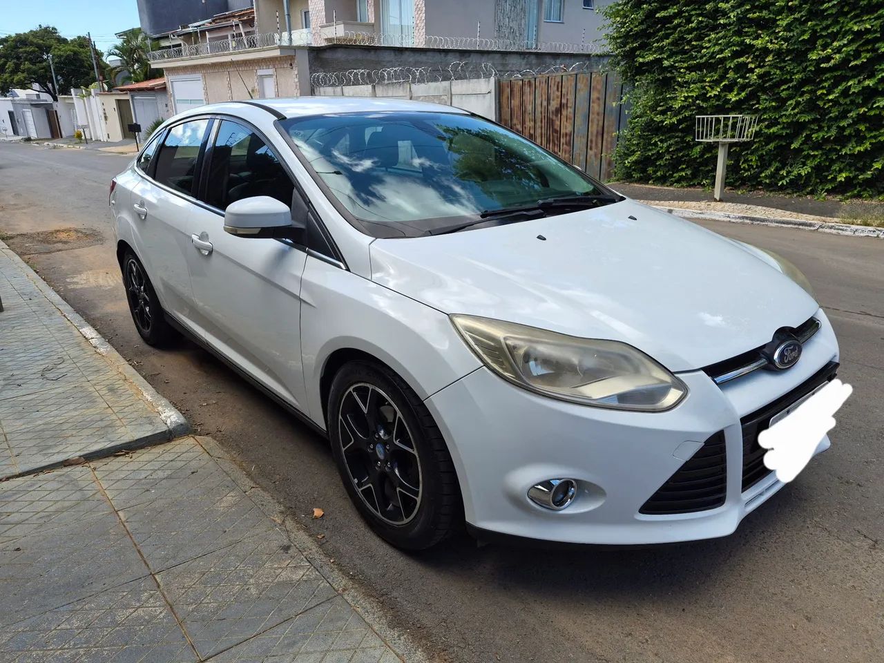 Ford Focus Focus Sed. TI./TI.Plus 2.0 16V Flex Aut 2014