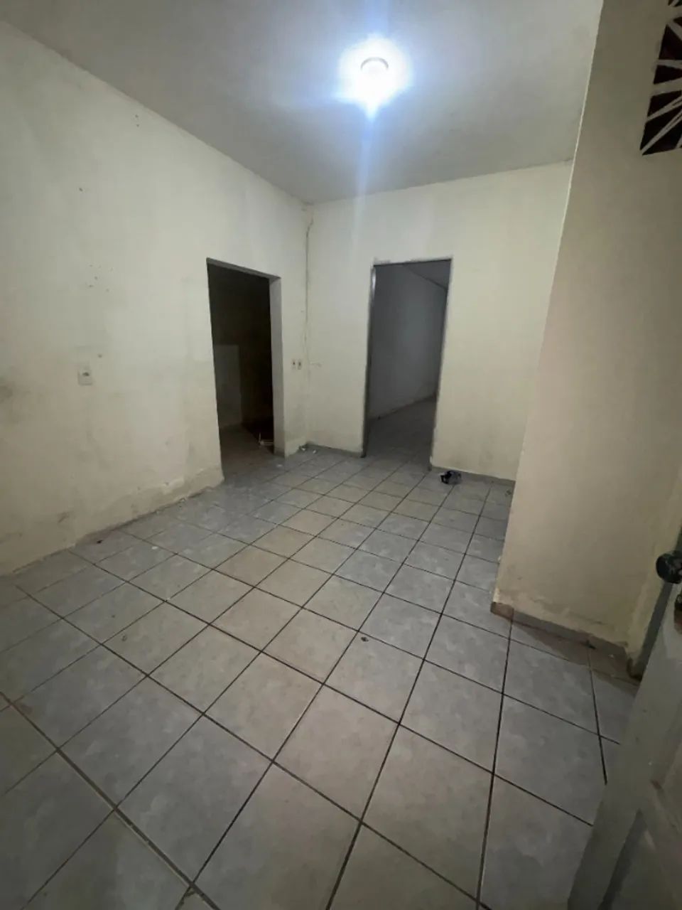Kitnet com garagem e água  incluso - Foto 4