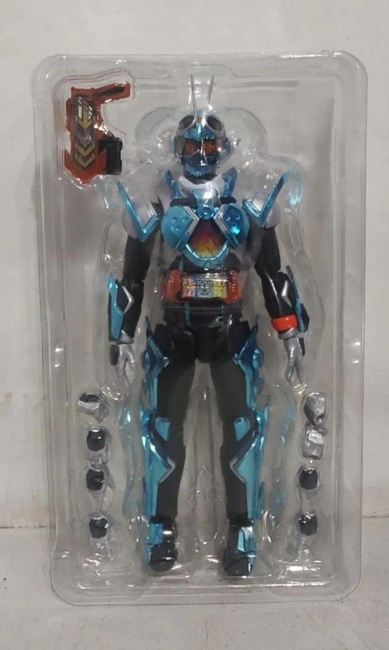 SH Figuarts Kamen Rider Gotchard  - Foto 2