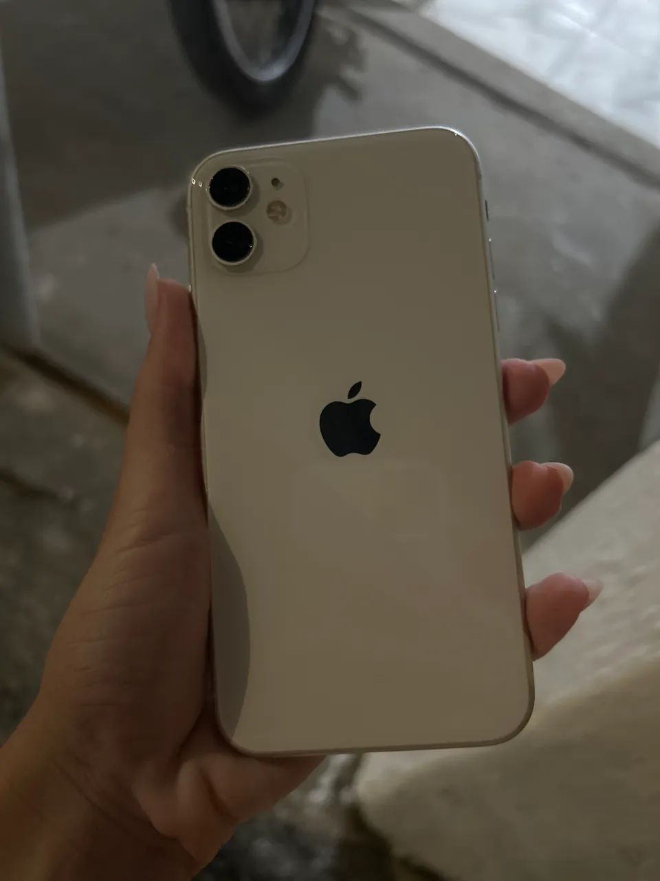 iPhone 11 64g Branco  - Foto 3