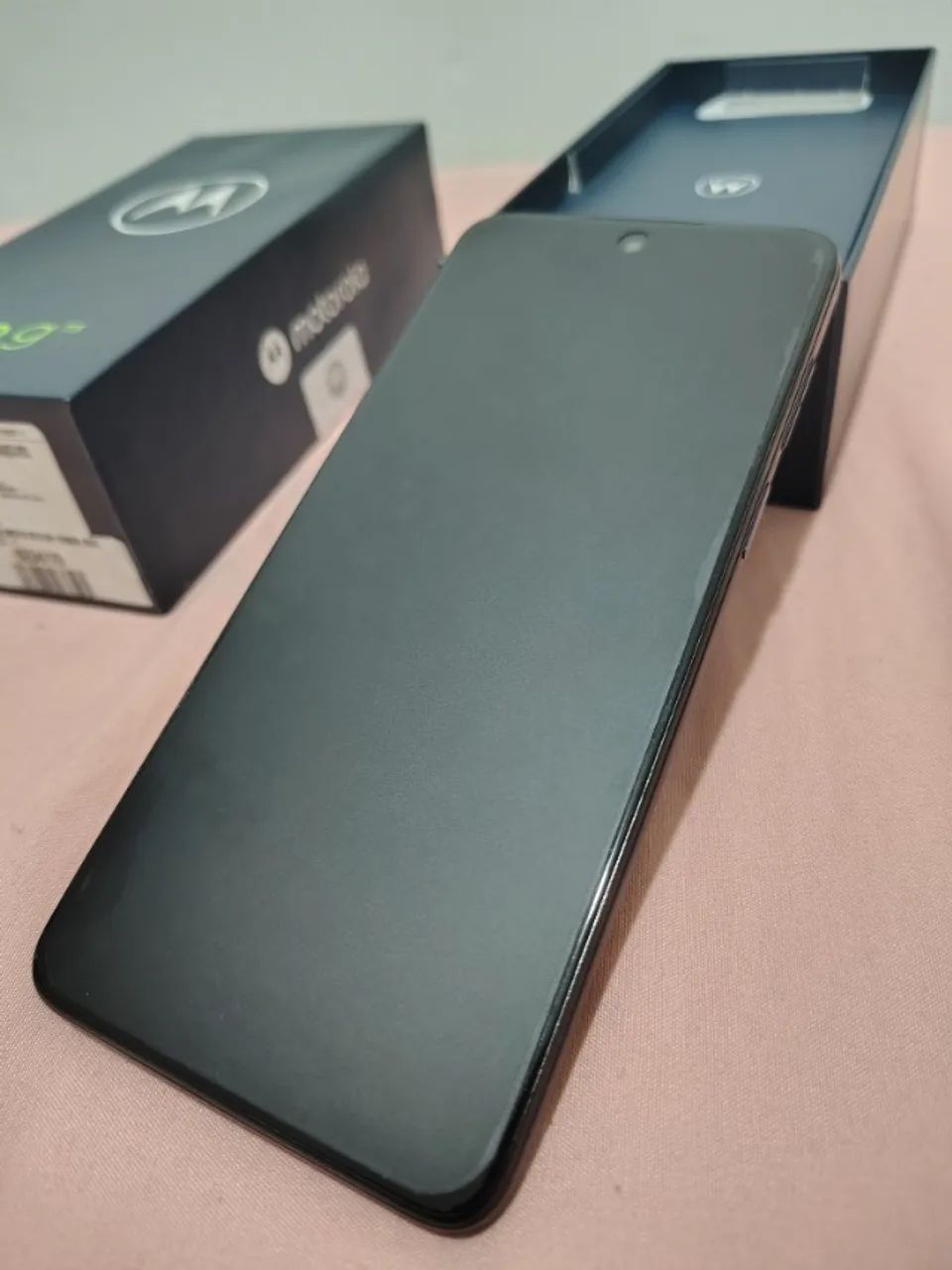 Moto G73 sem marcas de uso.