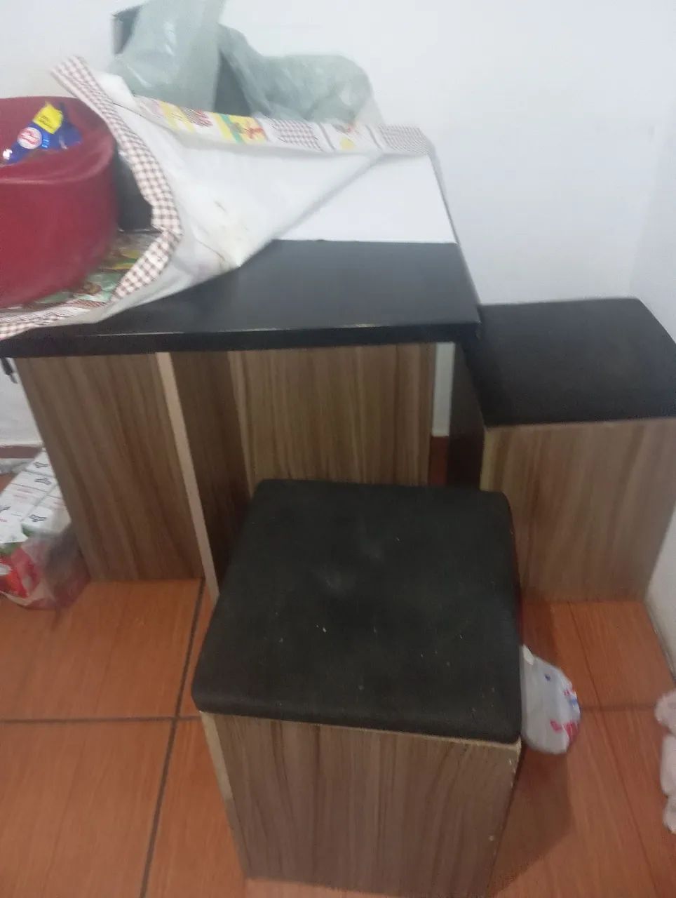 Mesa 4 pufe 