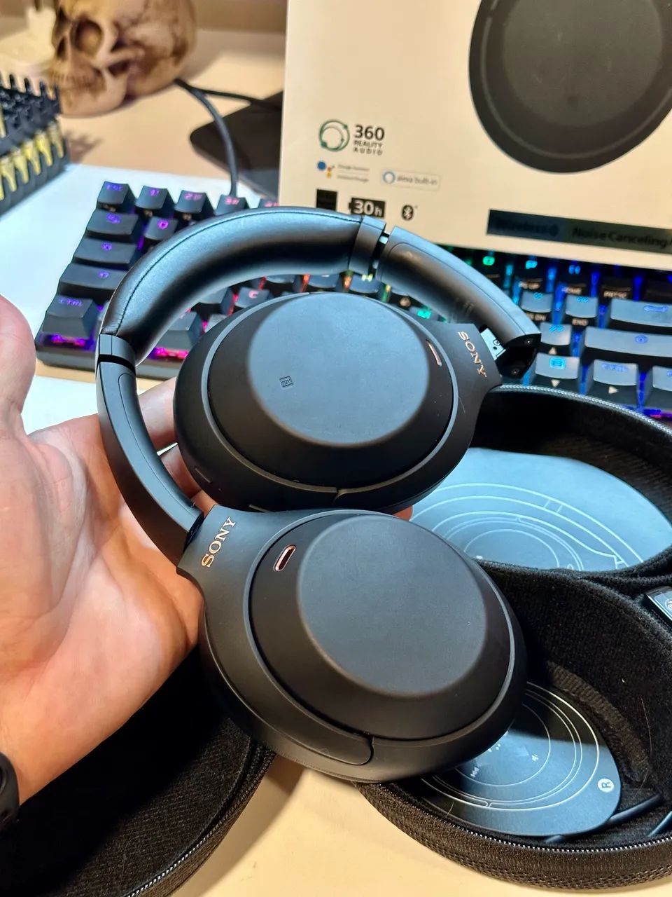 Fone de ouvido over-ear sem fio Sony 1000X Series WH-1000XM4 NOISE CANCELING muito novo  - Foto 6